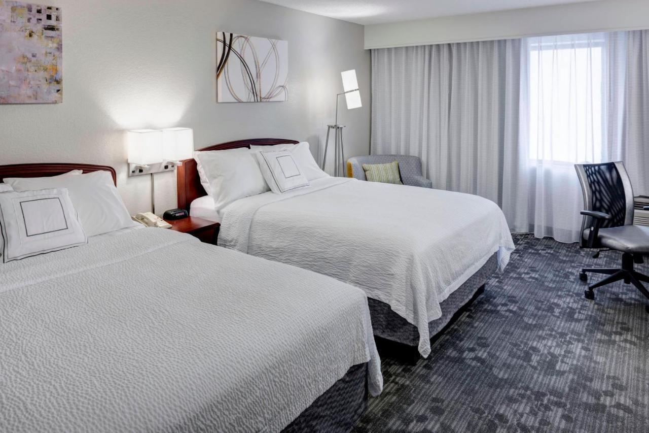 Hotel Courtyard By Marriott Wichita East Esterno foto