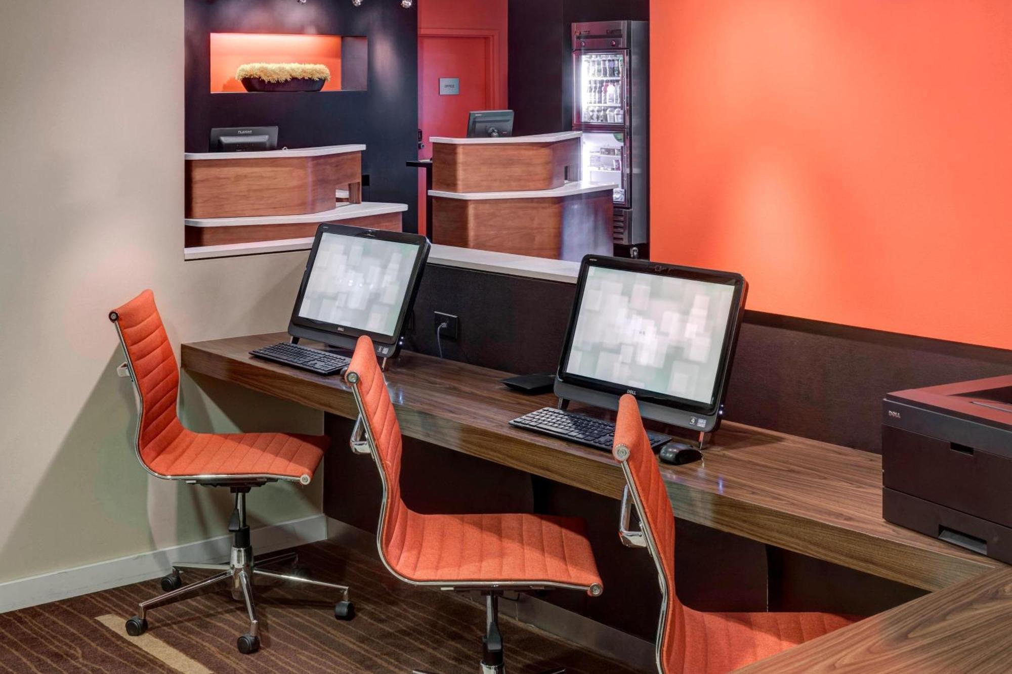 Hotel Courtyard By Marriott Wichita East Esterno foto