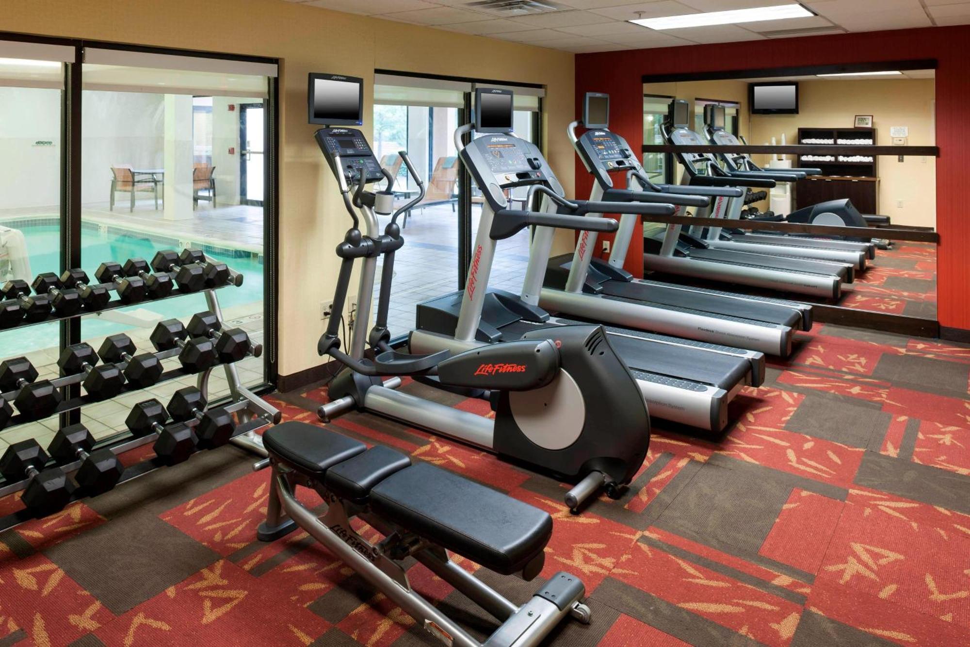 Hotel Courtyard By Marriott Wichita East Esterno foto