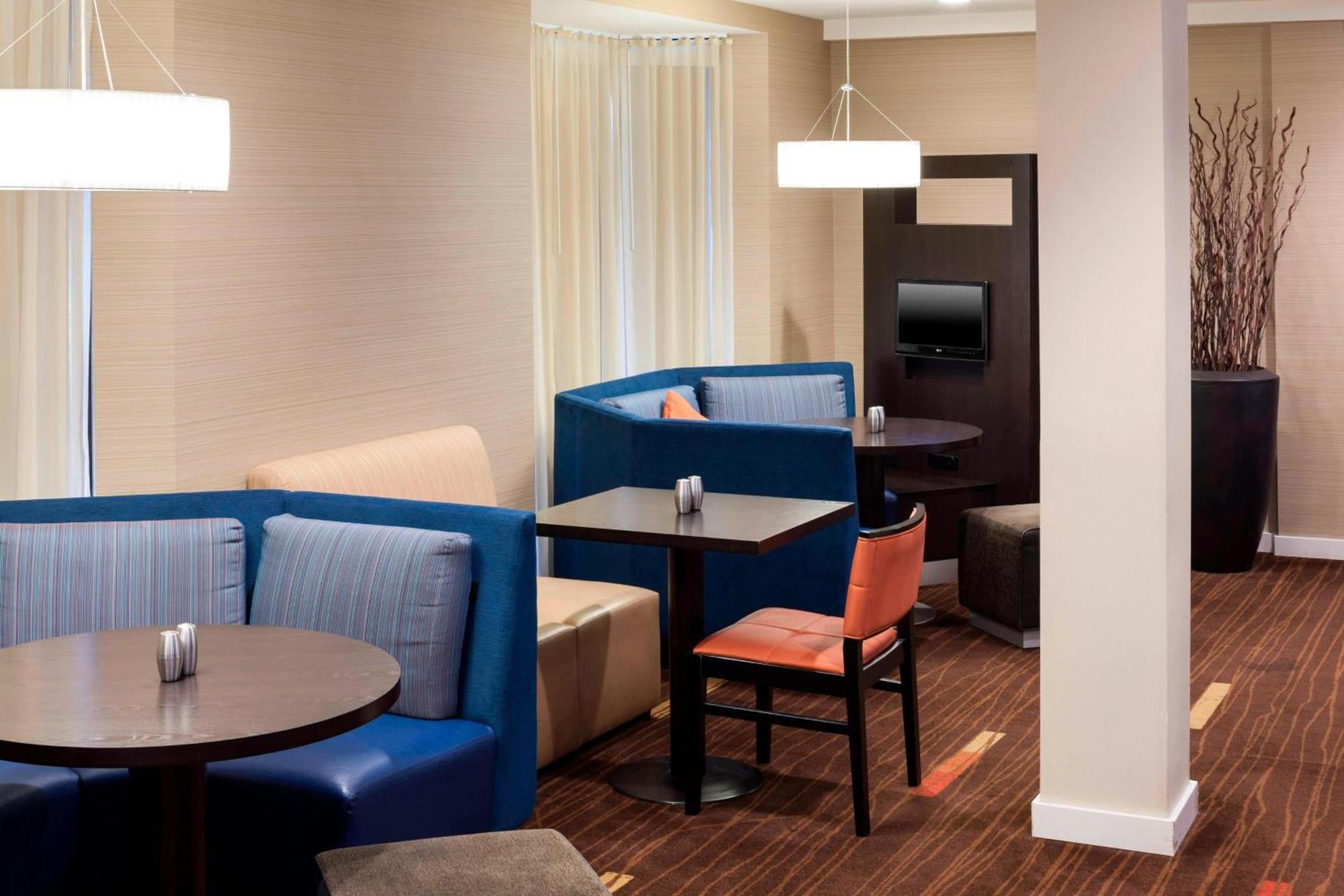 Hotel Courtyard By Marriott Wichita East Esterno foto
