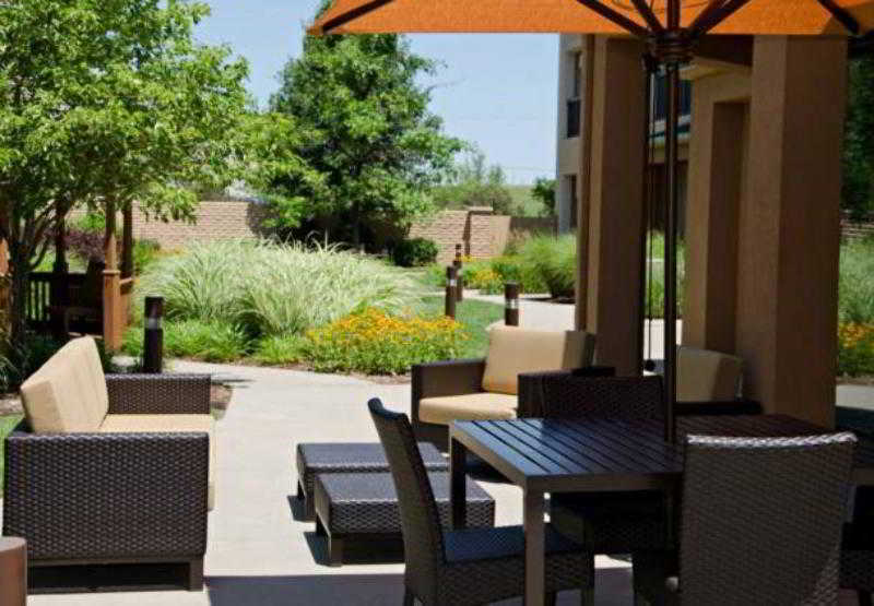 Hotel Courtyard By Marriott Wichita East Esterno foto