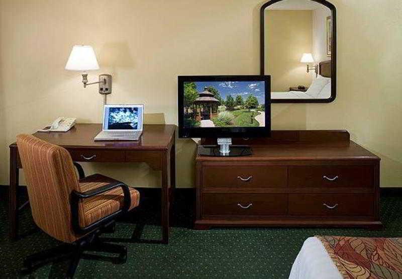 Hotel Courtyard By Marriott Wichita East Camera foto