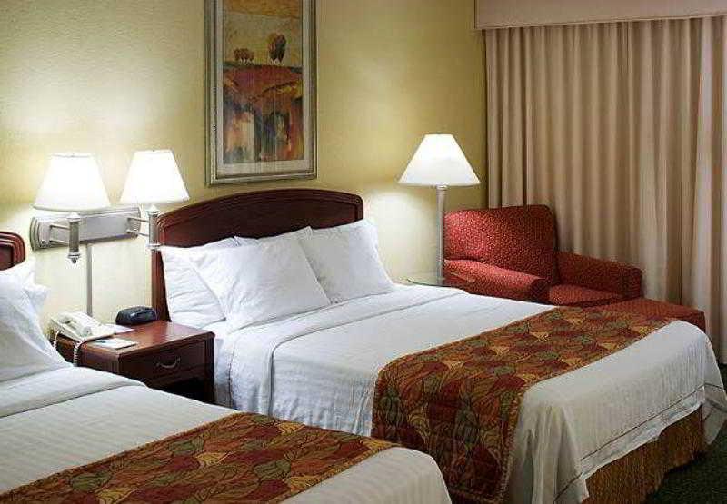 Hotel Courtyard By Marriott Wichita East Camera foto