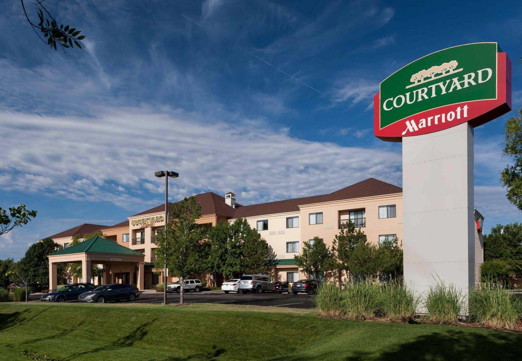 Hotel Courtyard By Marriott Wichita East Esterno foto