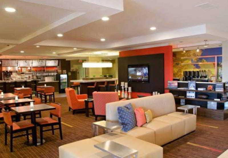 Hotel Courtyard By Marriott Wichita East Esterno foto