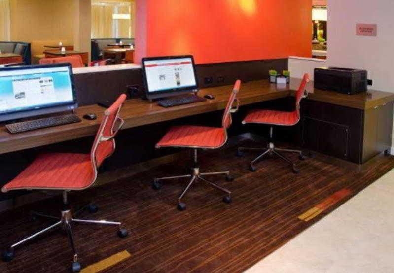 Hotel Courtyard By Marriott Wichita East Esterno foto