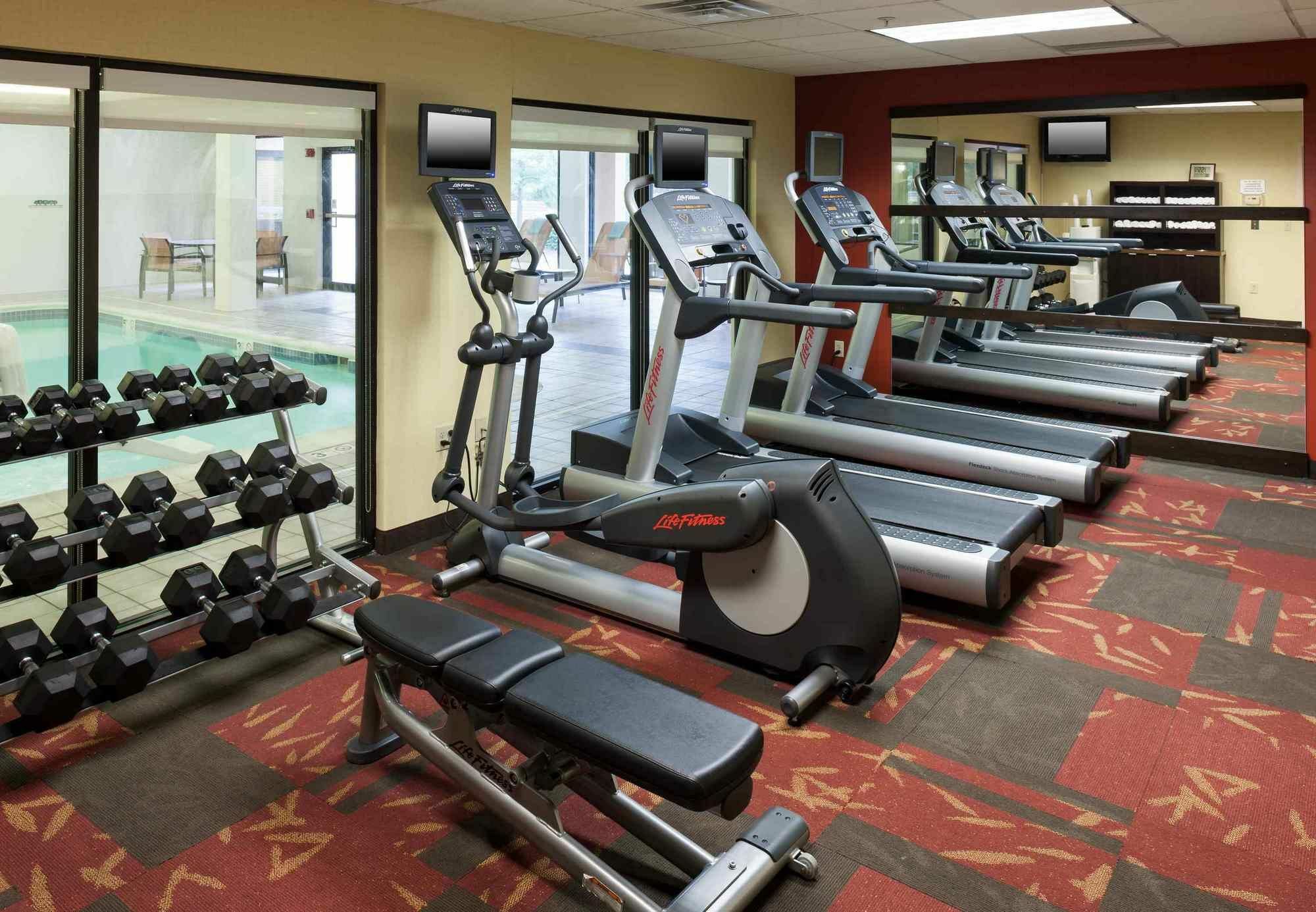 Hotel Courtyard By Marriott Wichita East Esterno foto