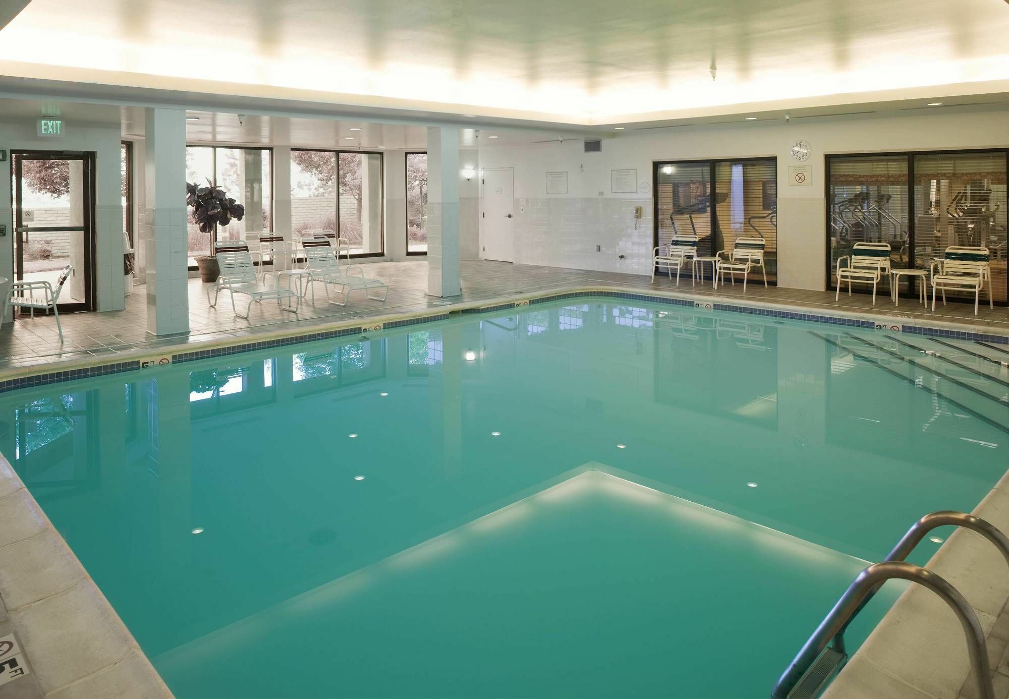 Hotel Courtyard By Marriott Wichita East Esterno foto